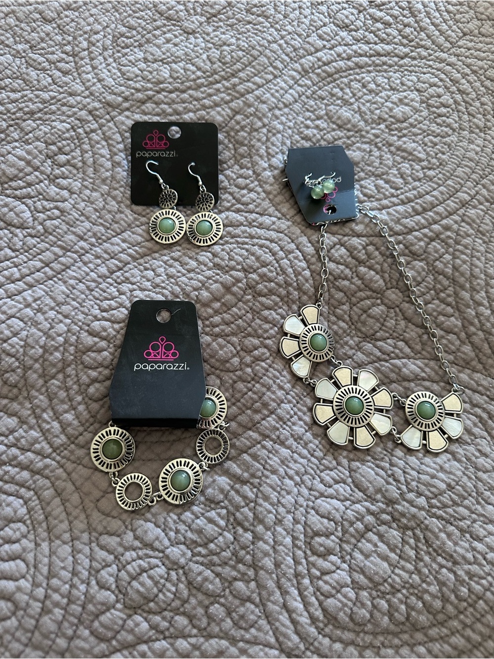 paparazzi Green and Silver Floral Necklace and Earring Set